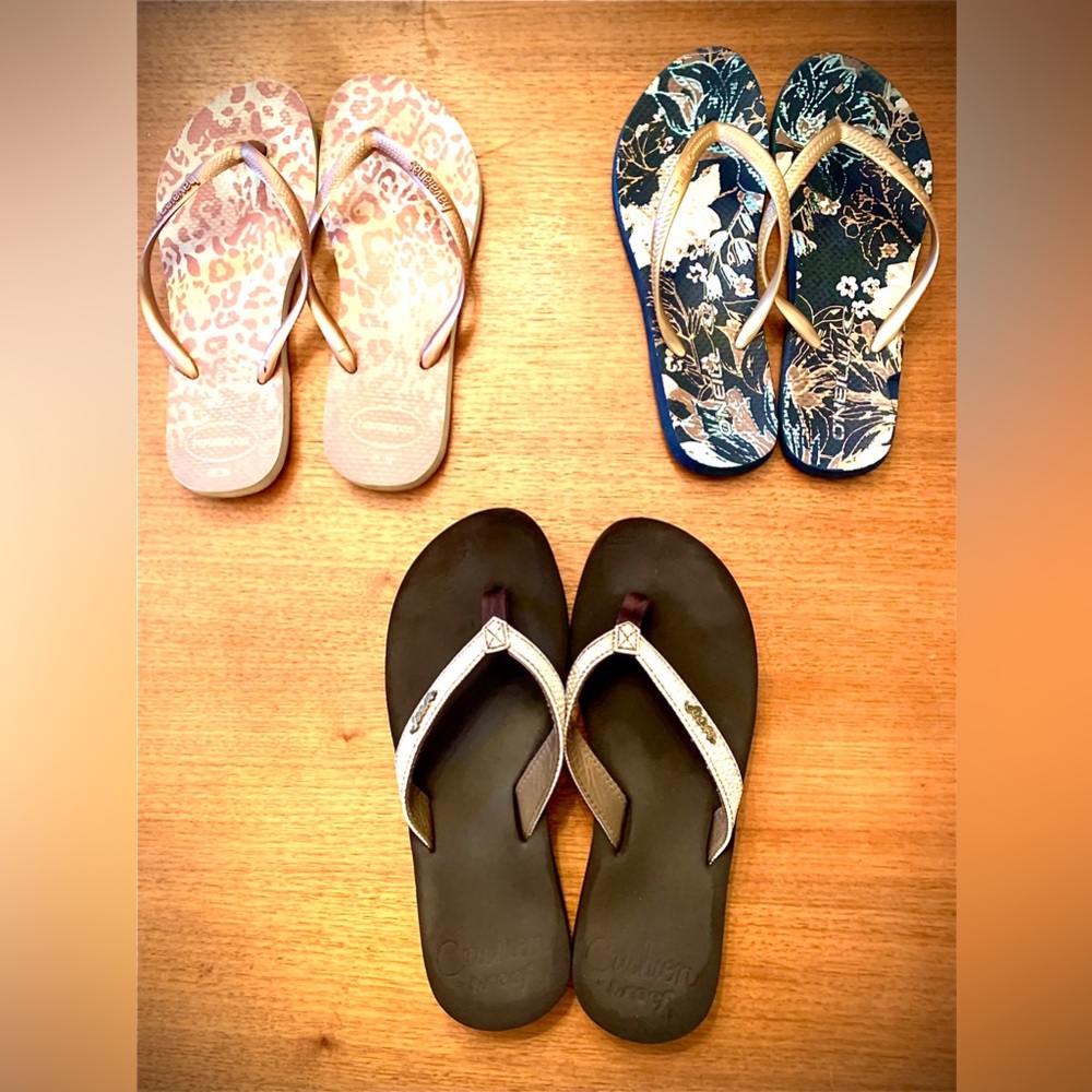 3 pairs of 7-8 flip flops. Brands- O’Neill, Havaianas, and Reef